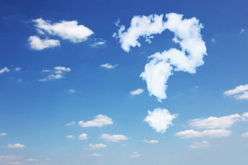 Fragezeichen aus Wolken
