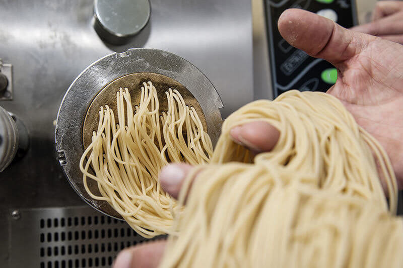 urdinkel pasta herstellung spaghetti AUFMACHERBILD 3