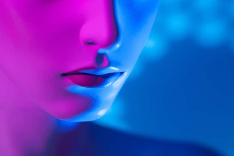 Lips of the dummy. Dummy in purple. Nose and lips.